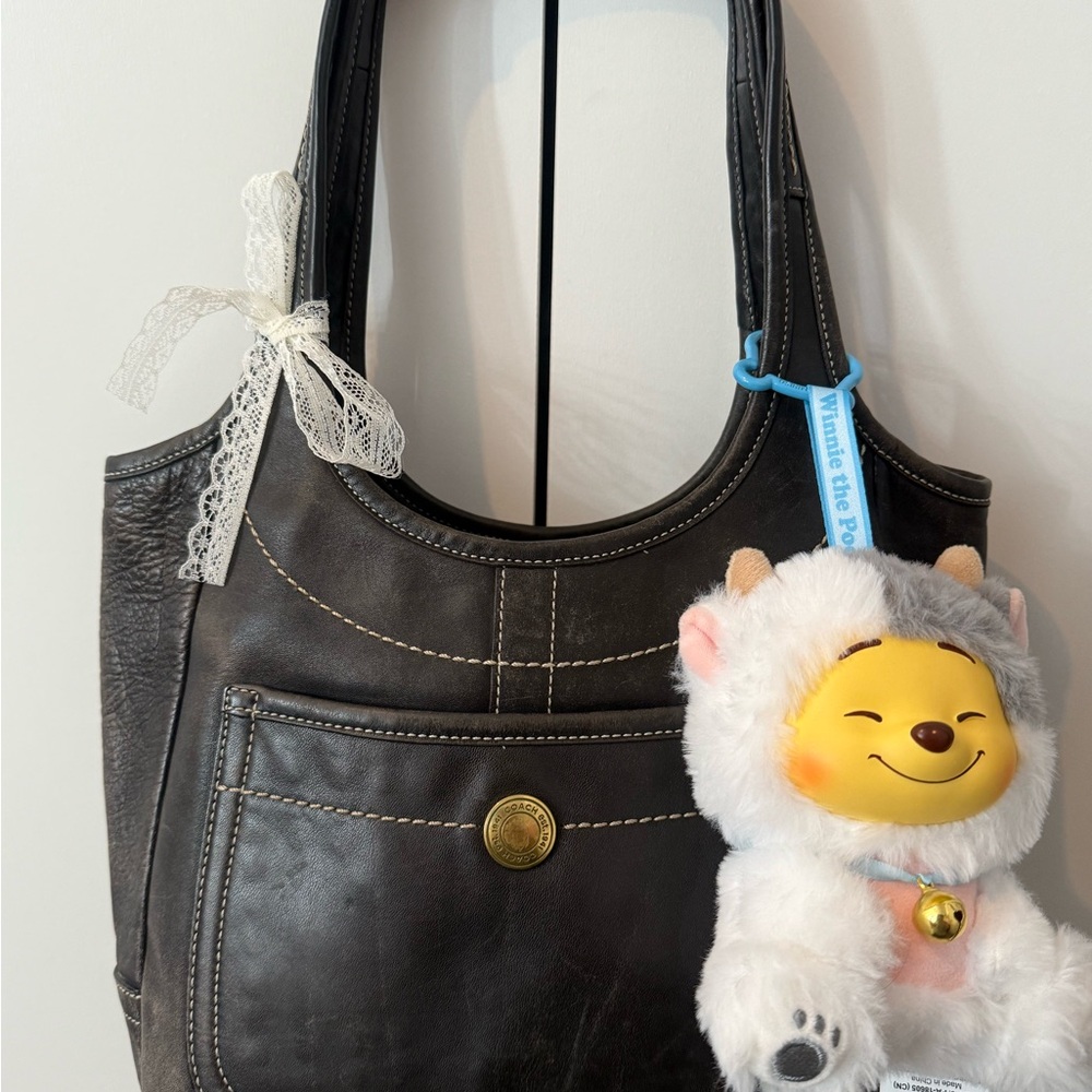 Elegant Black Leather Handbag